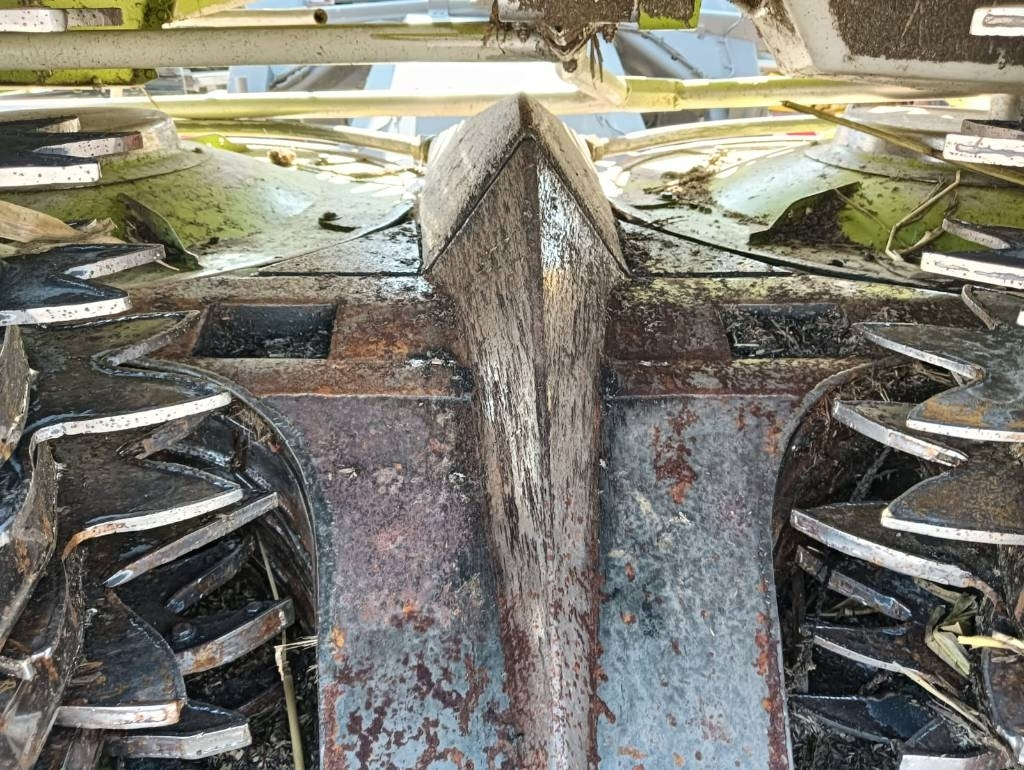 Claas Orbis 900  - Kukorica adapter: 3 kép. Claas Orbis 900  - Kukorica adapter: 3 kép.