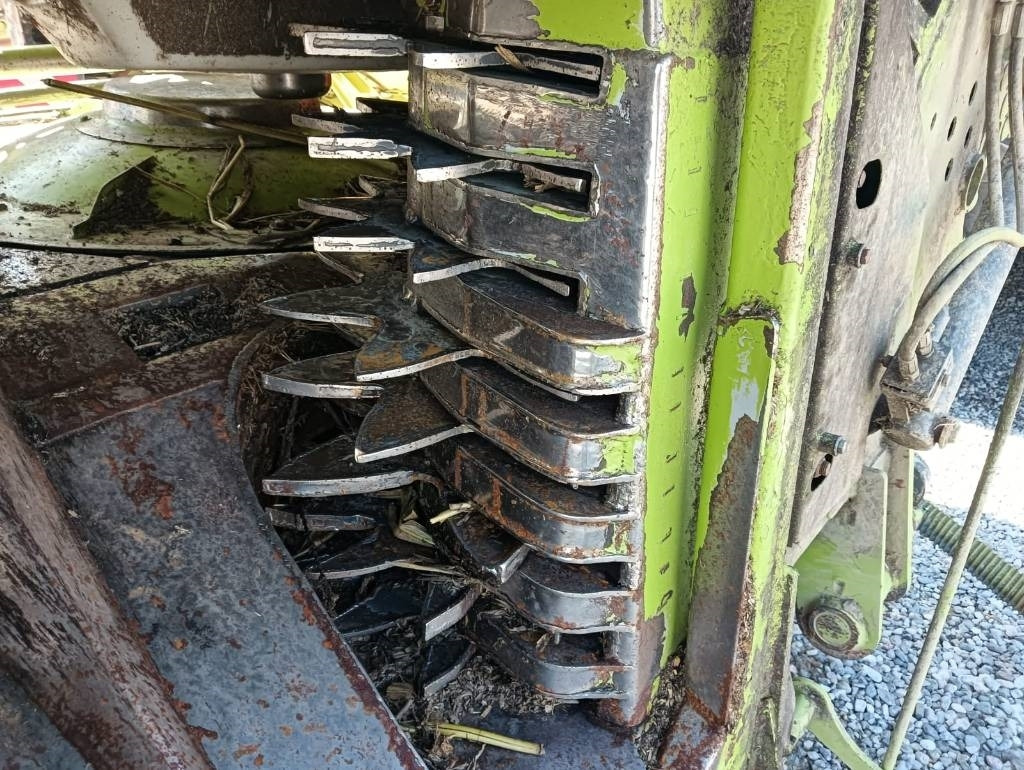 Claas Orbis 900  - Kukorica adapter: 5 kép. Claas Orbis 900  - Kukorica adapter: 5 kép.