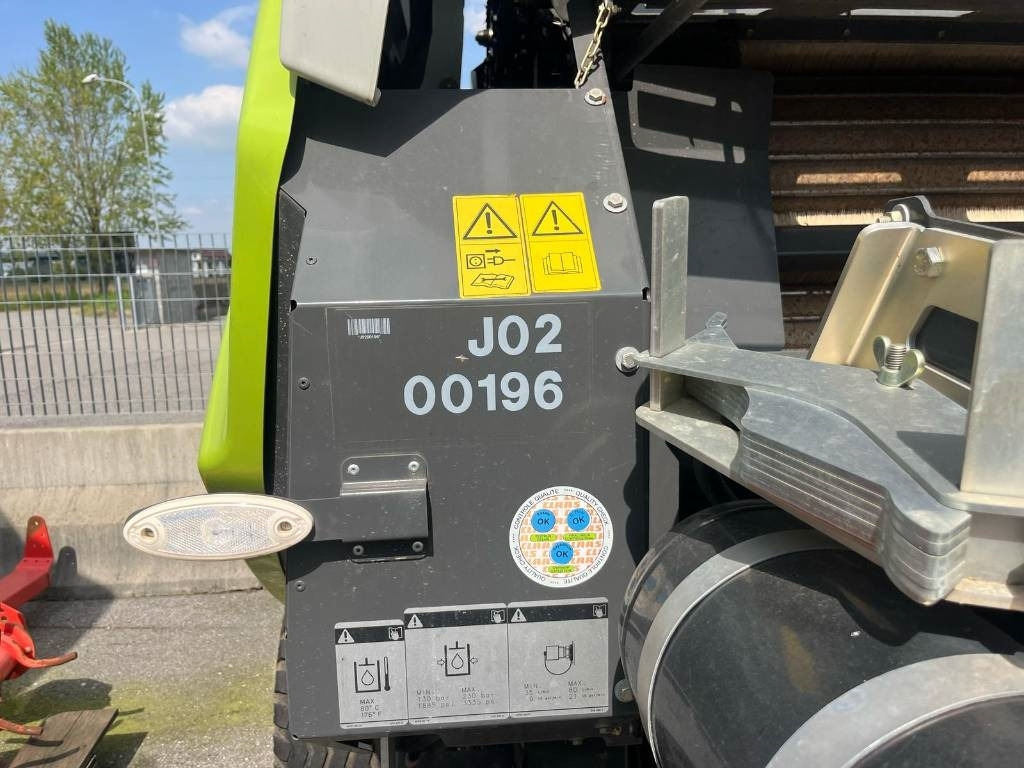 Claas ROLLANT 620 RC - Bálázó: 5 kép. Claas ROLLANT 620 RC - Bálázó: 5 kép.