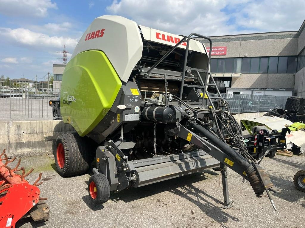 Claas ROLLANT 620 RC - Bálázó: 4 kép. Claas ROLLANT 620 RC - Bálázó: 4 kép.