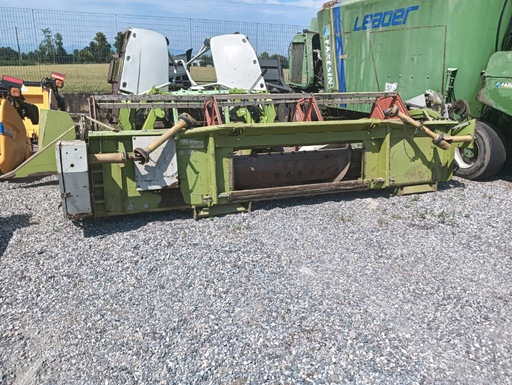 Claas S 450 - Kombájn adapter: 4 kép. Claas S 450 - Kombájn adapter: 4 kép.