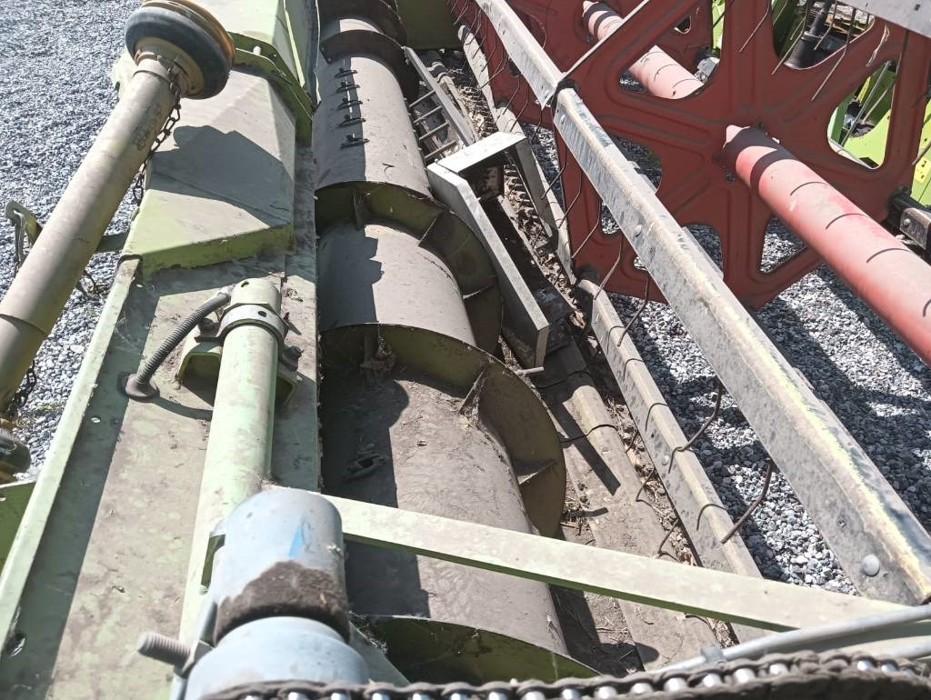 Claas S 450 - Kombájn adapter: 2 kép. Claas S 450 - Kombájn adapter: 2 kép.