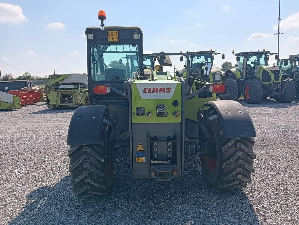 Claas Scorpion 1033 - Teleszkópos rakodó: 4 kép. Claas Scorpion 1033 - Teleszkópos rakodó: 4 kép.