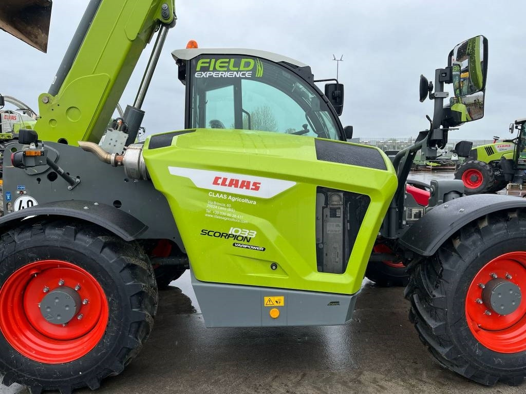 Claas Scorpion 1033 - Teleszkópos rakodó: 2 kép. Claas Scorpion 1033 - Teleszkópos rakodó: 2 kép.