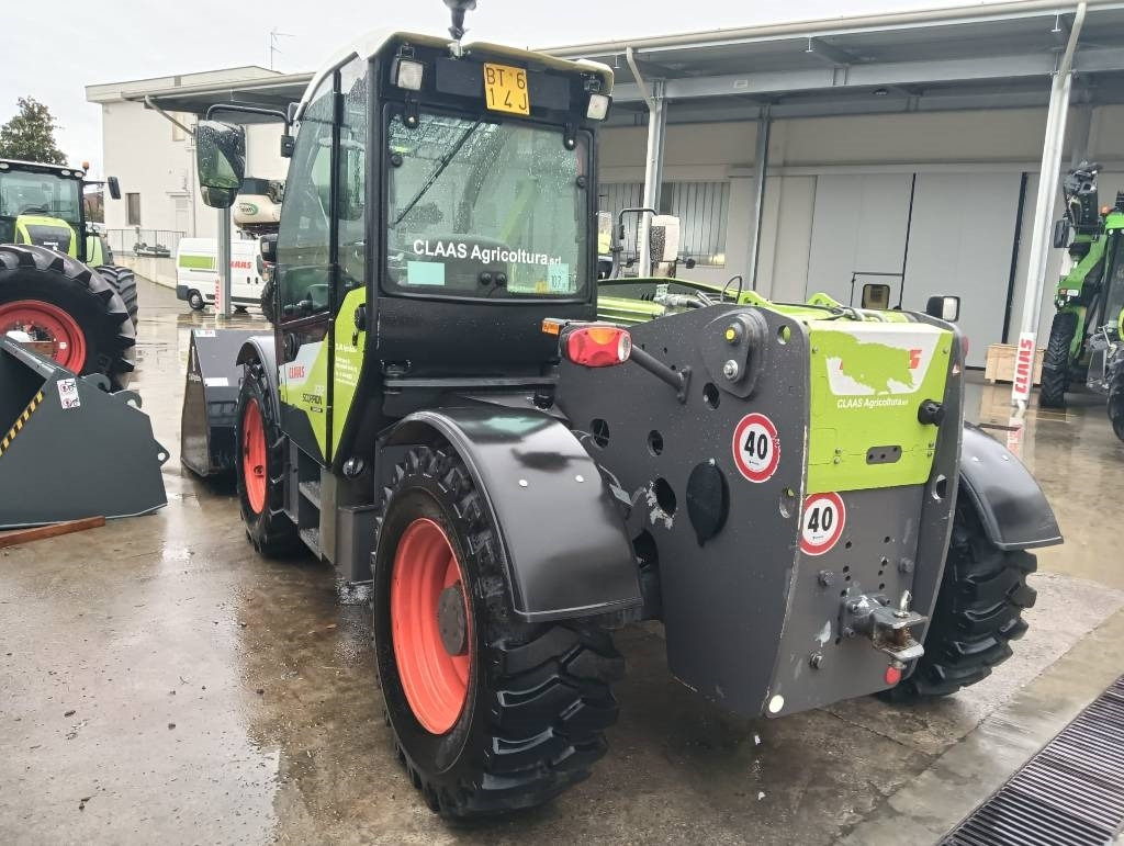 Claas Scorpion 732 - Teleszkópos rakodó: 4 kép. Claas Scorpion 732 - Teleszkópos rakodó: 4 kép.