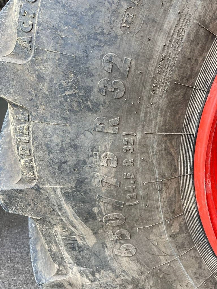 Claas Tucano 430 - Kombájn: 5 kép. Claas Tucano 430 - Kombájn: 5 kép.