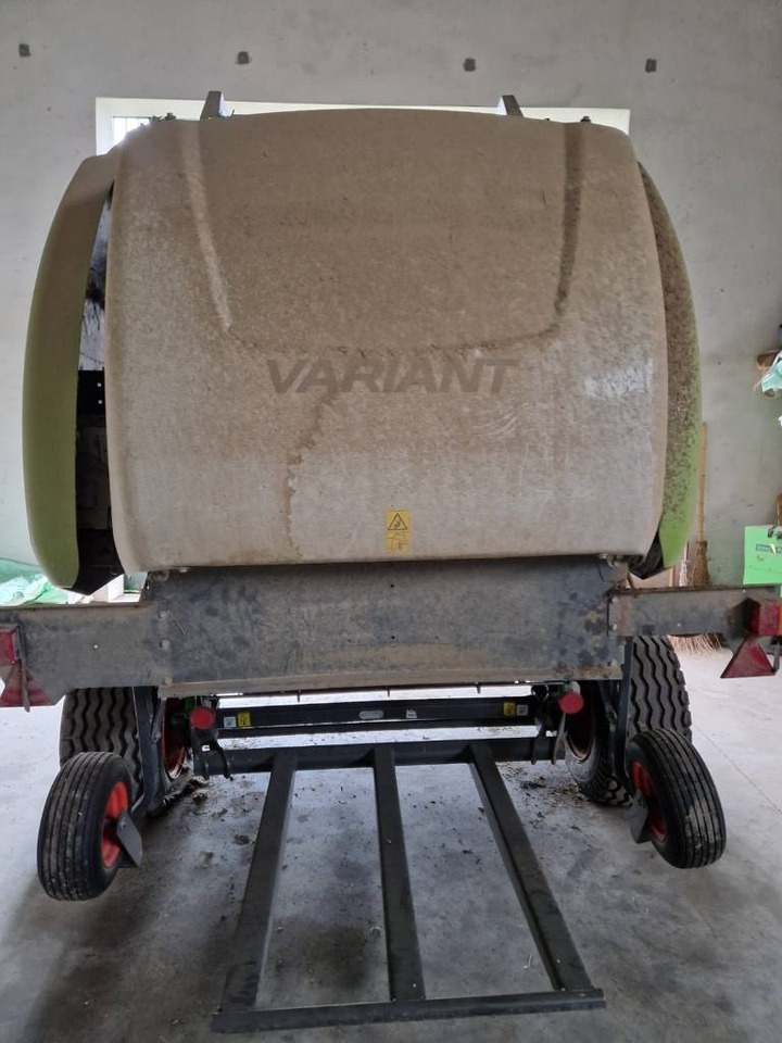 Claas VARIANT 380 PRO RF - Bálázó: 5 kép. Claas VARIANT 380 PRO RF - Bálázó: 5 kép.