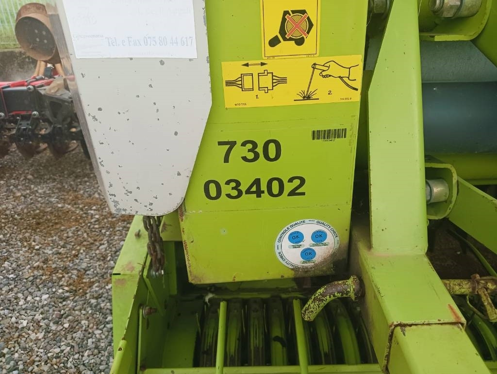 Claas Variant 280 - Bálázó: 5 kép. Claas Variant 280 - Bálázó: 5 kép.