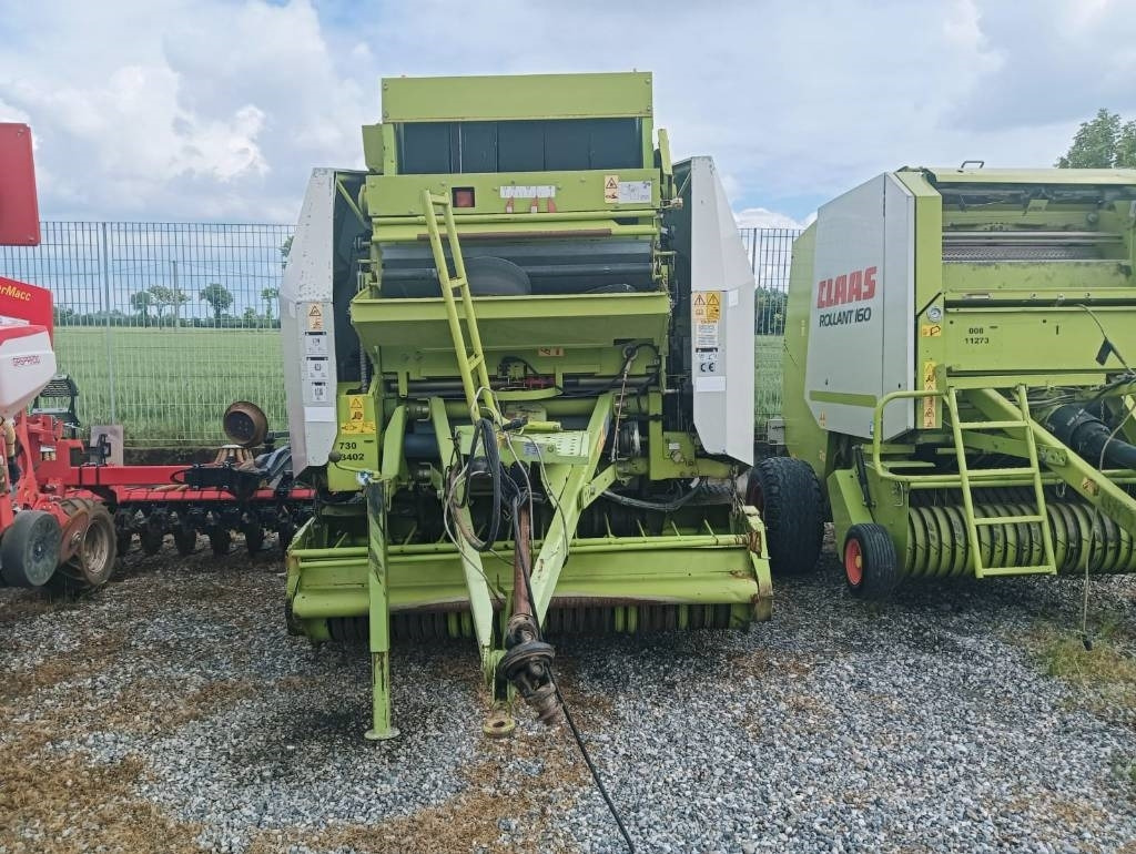 Claas Variant 280 - Bálázó: 2 kép. Claas Variant 280 - Bálázó: 2 kép.