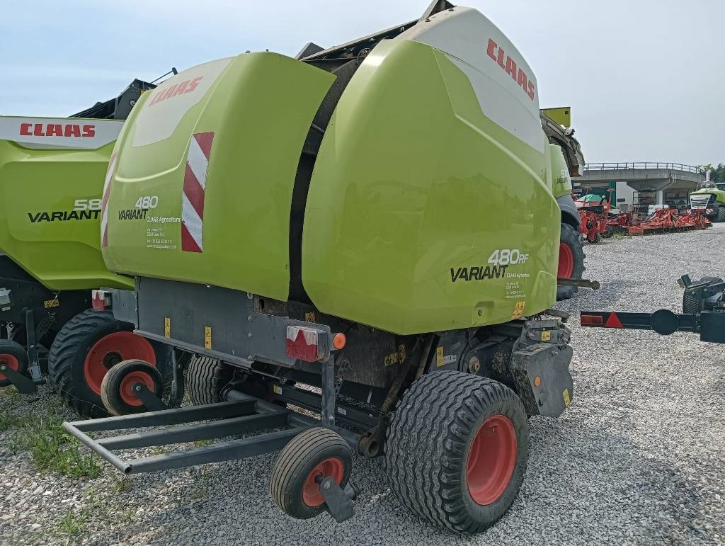 Claas Variant 480 RF - Bálázó: 4 kép. Claas Variant 480 RF - Bálázó: 4 kép.