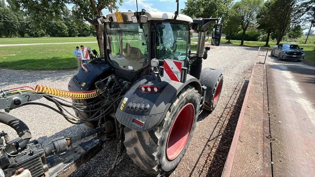 Fendt 720 - Traktor: 5 kép. Fendt 720 - Traktor: 5 kép.