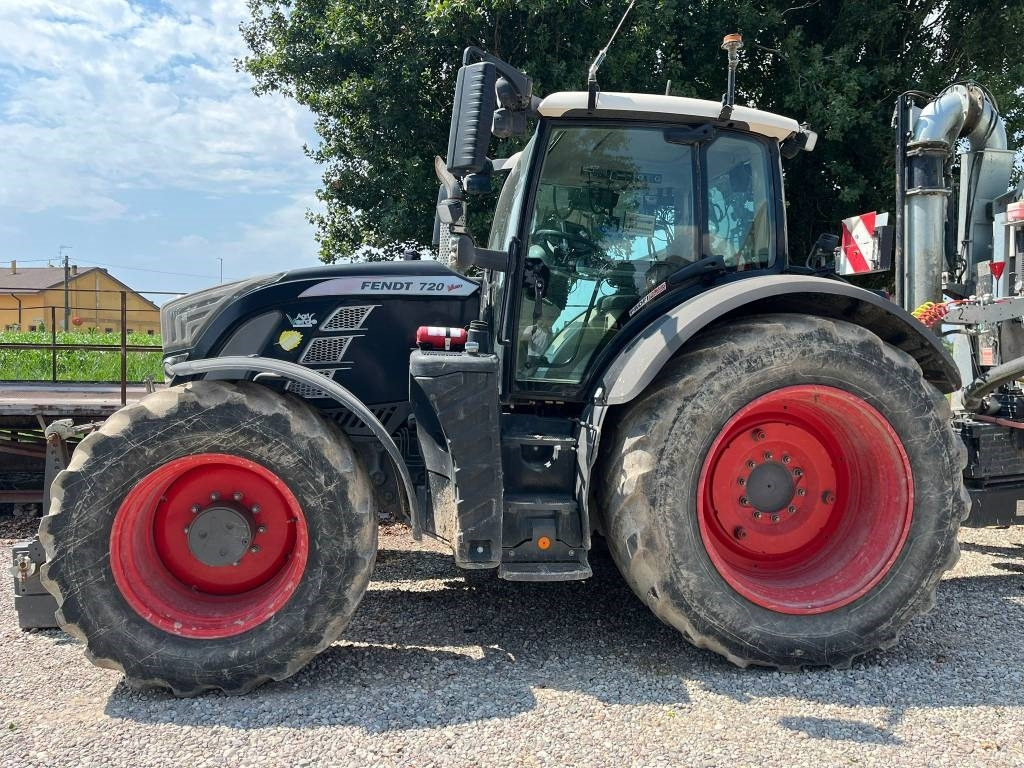 Fendt 720 - Traktor: 2 kép. Fendt 720 - Traktor: 2 kép.