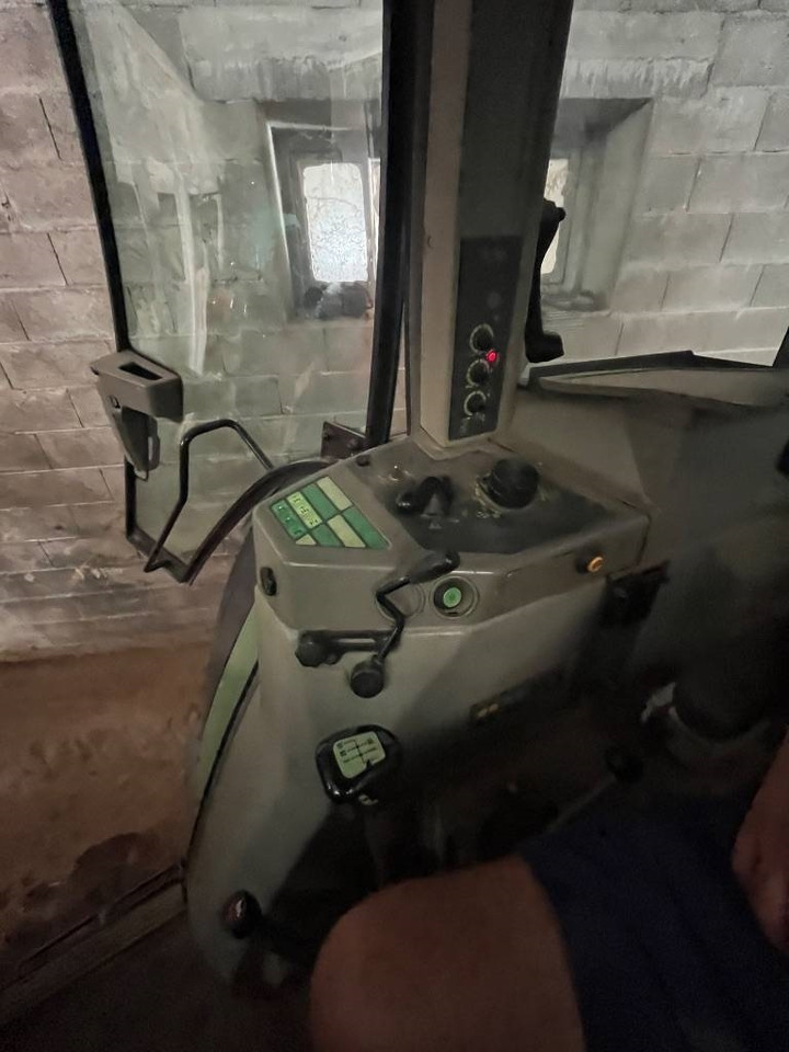 Fendt Farmer 312 - Traktor: 3 kép. Fendt Farmer 312 - Traktor: 3 kép.