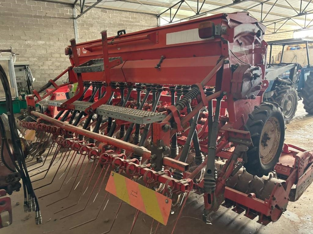 Gaspardo H 300 - Precíziós vetőgép: 1 kép. Gaspardo H 300 - Precíziós vetőgép: 1 kép.