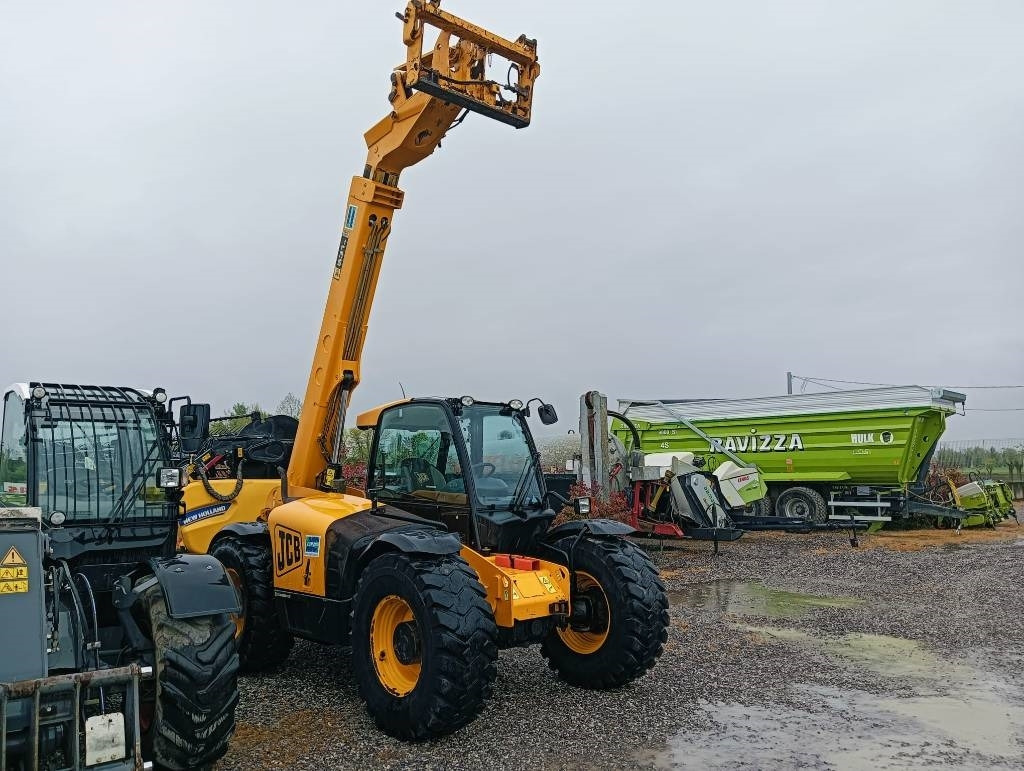 JCB 531-70 Agri Super - Teleszkópos rakodó: 1 kép. JCB 531-70 Agri Super - Teleszkópos rakodó: 1 kép.