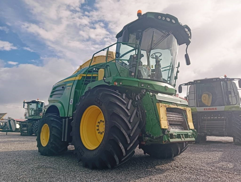 John Deere 8800 - Önjáró szecskázógép: 4 kép. John Deere 8800 - Önjáró szecskázógép: 4 kép.