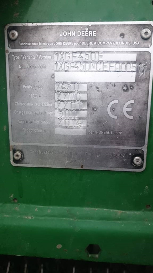 John Deere F 450 - Bálázó: 4 kép. John Deere F 450 - Bálázó: 4 kép.