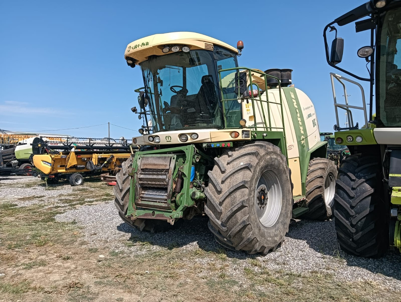 KRONE BIG X 850 - Önjáró szecskázógép: 3 kép. KRONE BIG X 850 - Önjáró szecskázógép: 3 kép.