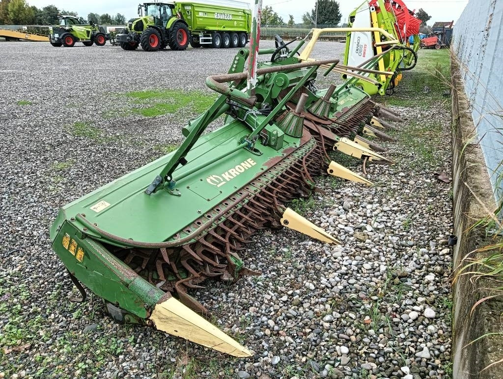 Krone E-COLLECT 750 - Önjáró szecskázógép: 4 kép. Krone E-COLLECT 750 - Önjáró szecskázógép: 4 kép.