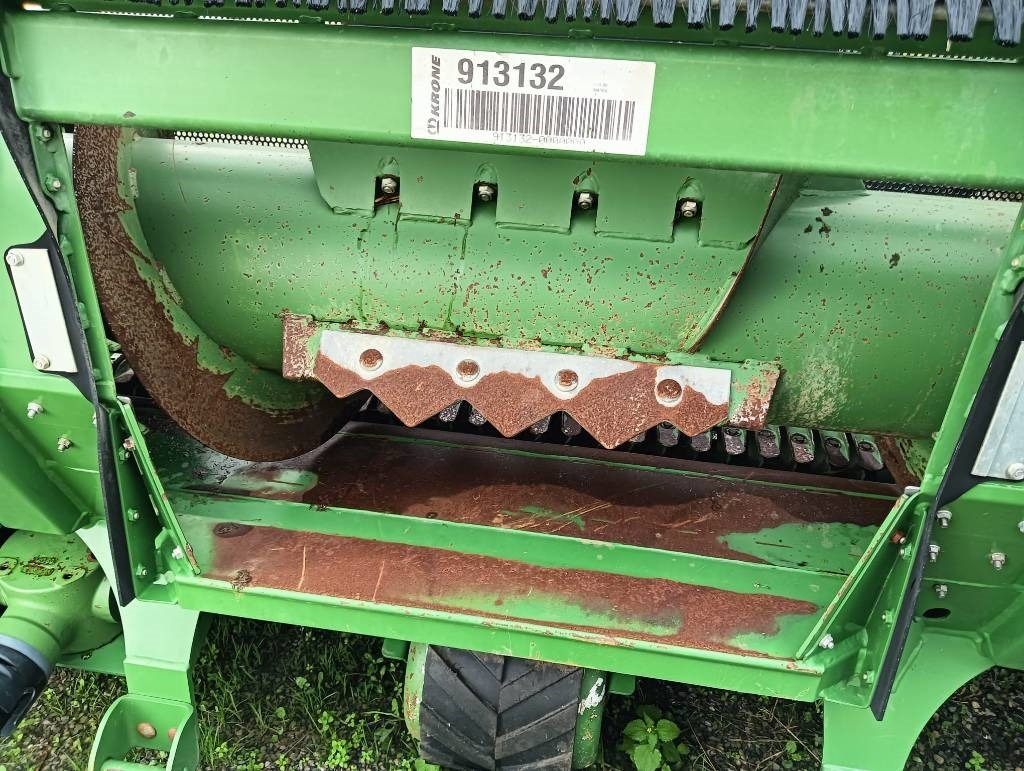 Krone Easy Flow 300 - Önjáró szecskázógép: 3 kép. Krone Easy Flow 300 - Önjáró szecskázógép: 3 kép.