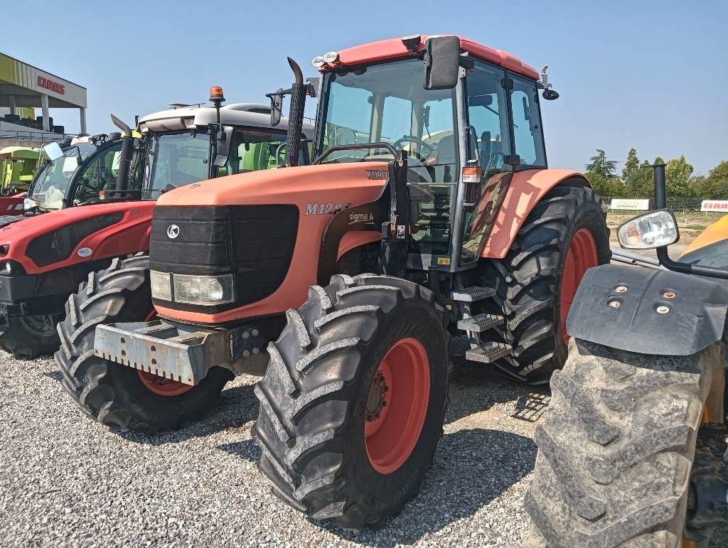 Kubota M 128 X - Traktor: 3 kép. Kubota M 128 X - Traktor: 3 kép.