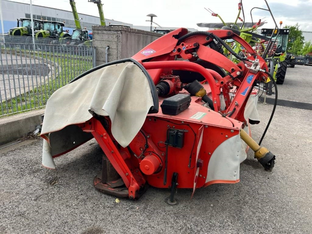 Kuhn 3125 - Fűkasza: 2 kép. Kuhn 3125 - Fűkasza: 2 kép.