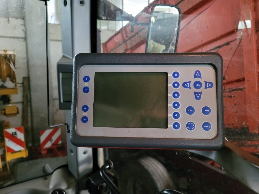 Kuhn VB 2160 - Bálázó: 2 kép. Kuhn VB 2160 - Bálázó: 2 kép.