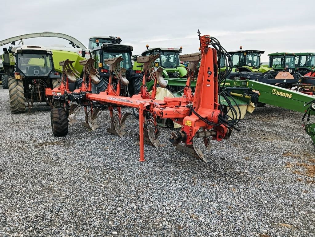 Kuhn Vari-Master 153 - Eke: 5 kép. Kuhn Vari-Master 153 - Eke: 5 kép.