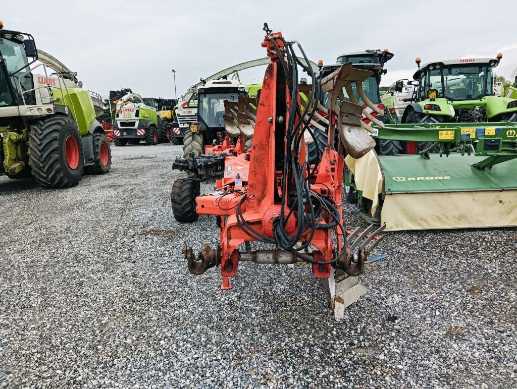 Kuhn Vari-Master 153 - Eke: 2 kép. Kuhn Vari-Master 153 - Eke: 2 kép.