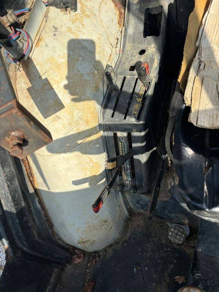 Lamborghini 600 V DT - Traktor: 3 kép. Lamborghini 600 V DT - Traktor: 3 kép.