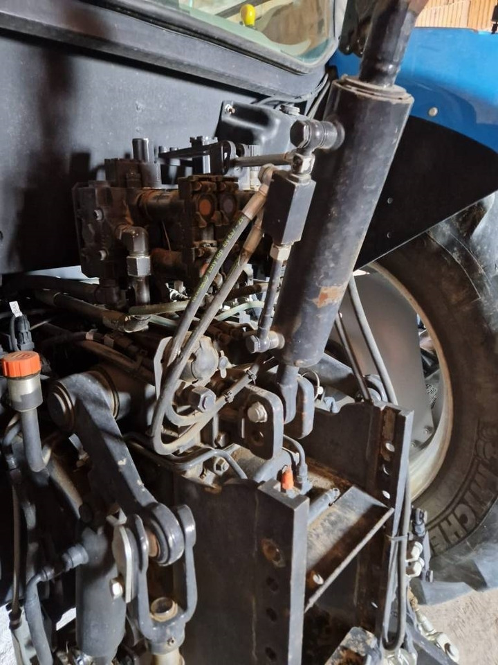 Landini 6-130 C STD - Traktor: 2 kép. Landini 6-130 C STD - Traktor: 2 kép.