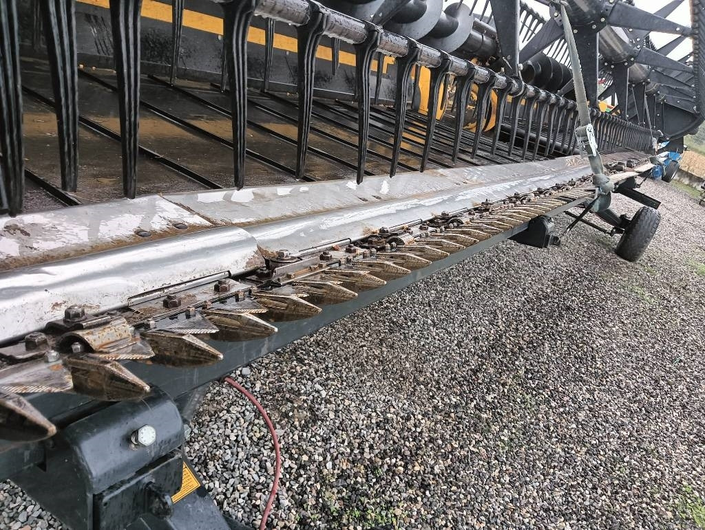 New Holland SOIA A TAPPETI FLEX 9 MT - Betakarítógép tartozék: 5 kép. New Holland SOIA A TAPPETI FLEX 9 MT - Betakarítógép tartozék: 5 kép.