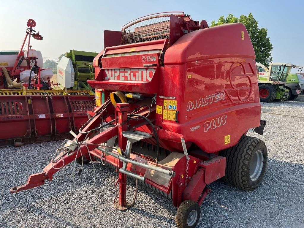 Supertino SP 1650 MASTER PLUS - Bálázó: 2 kép. Supertino SP 1650 MASTER PLUS - Bálázó: 2 kép.