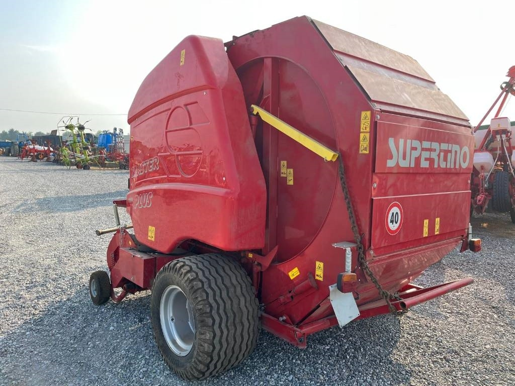Supertino SP 1650 - Bálázó: 5 kép. Supertino SP 1650 - Bálázó: 5 kép.