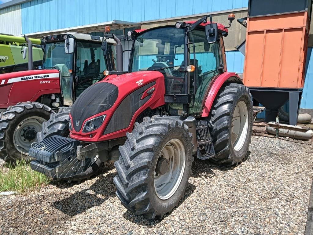 Valtra A 114 - Traktor: 3 kép. Valtra A 114 - Traktor: 3 kép.