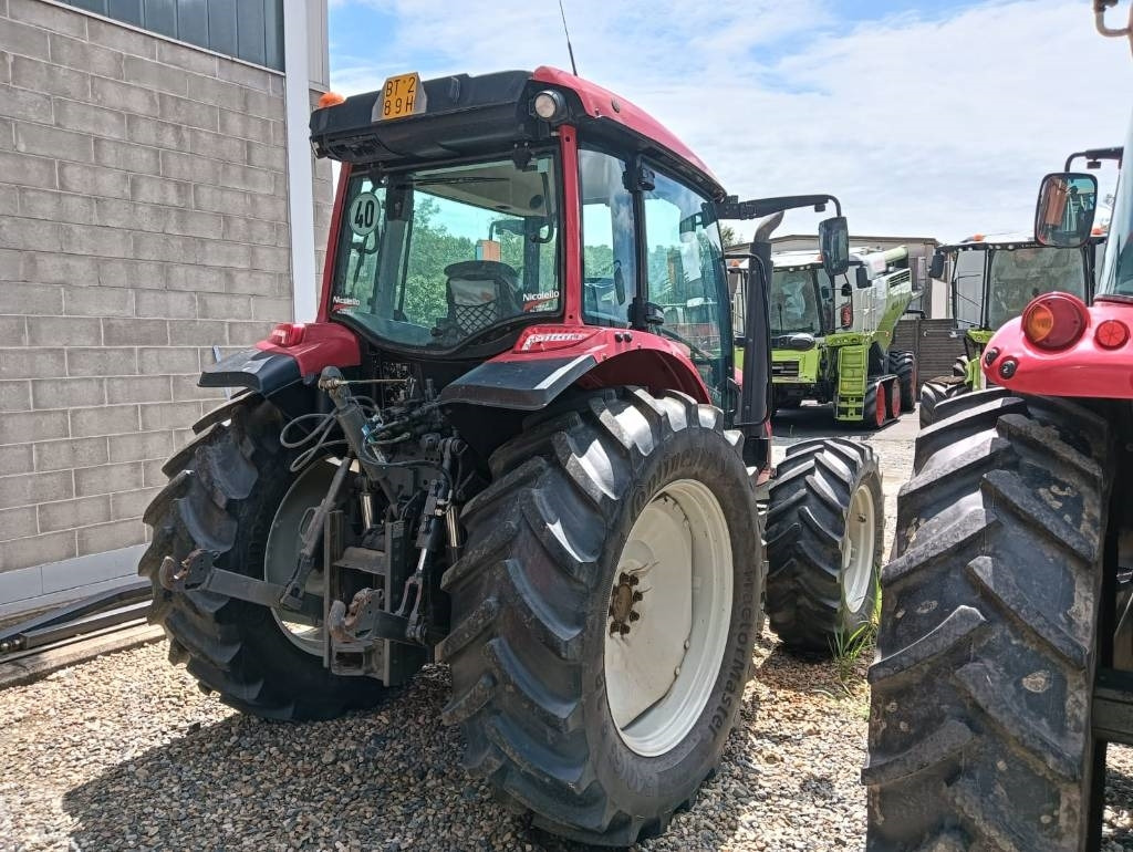 Valtra A 114 - Traktor: 2 kép. Valtra A 114 - Traktor: 2 kép.