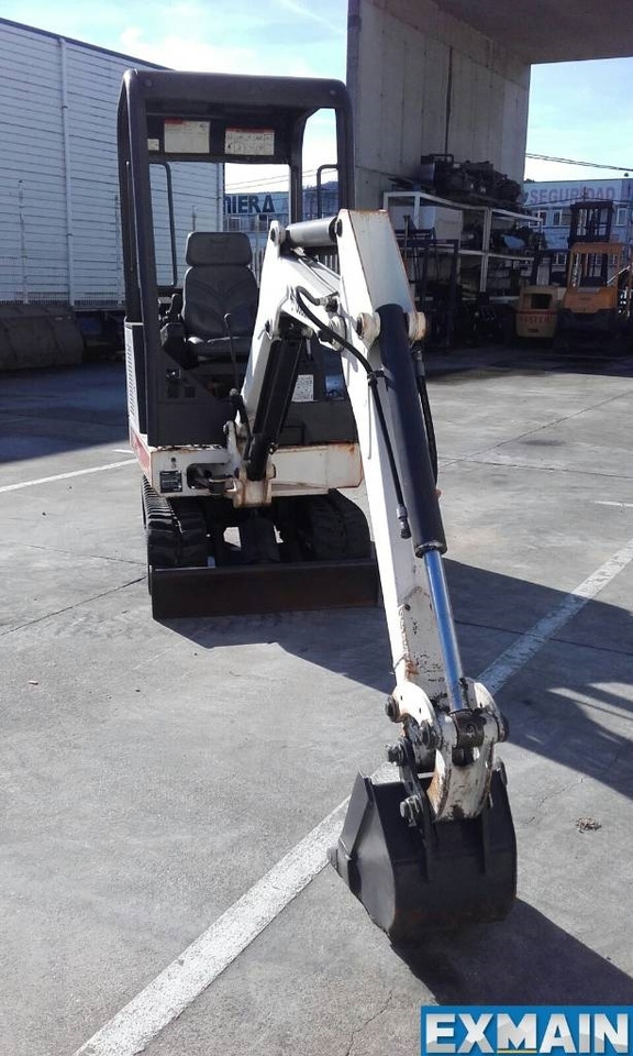 Bobcat X 320 - Minikotró: 4 kép. Bobcat X 320 - Minikotró: 4 kép.