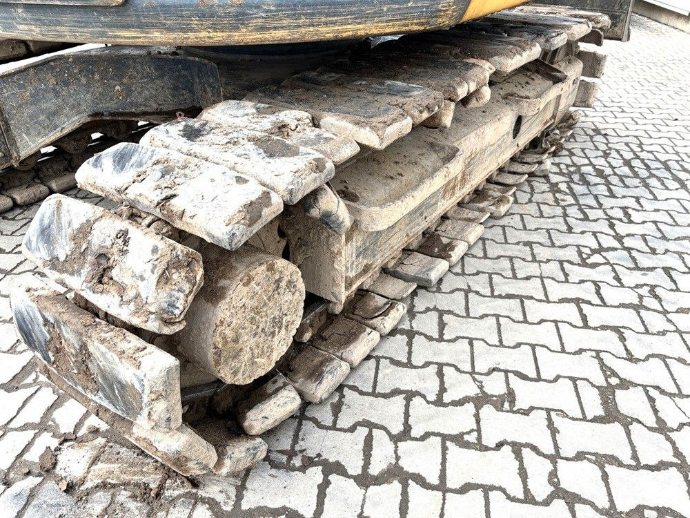 Komatsu PC138US-8 - Lánctalpas kotró: 4 kép. Komatsu PC138US-8 - Lánctalpas kotró: 4 kép.