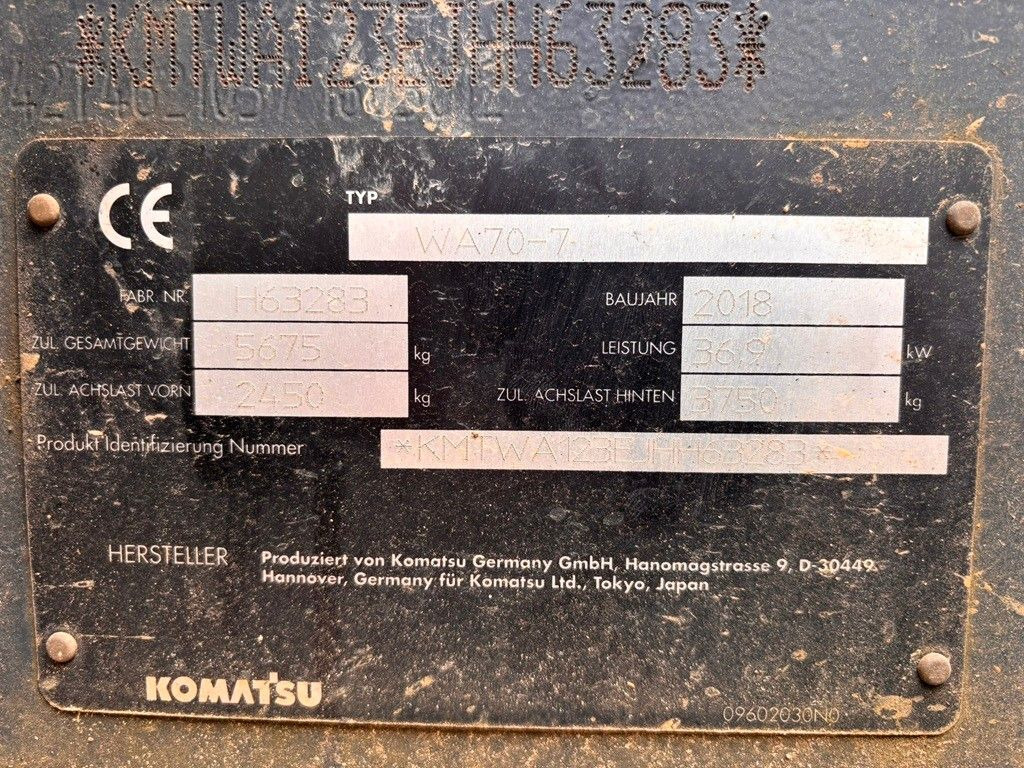 Komatsu WA70-7 - Gumikerekes homlokrakodó: 5 kép. Komatsu WA70-7 - Gumikerekes homlokrakodó: 5 kép.