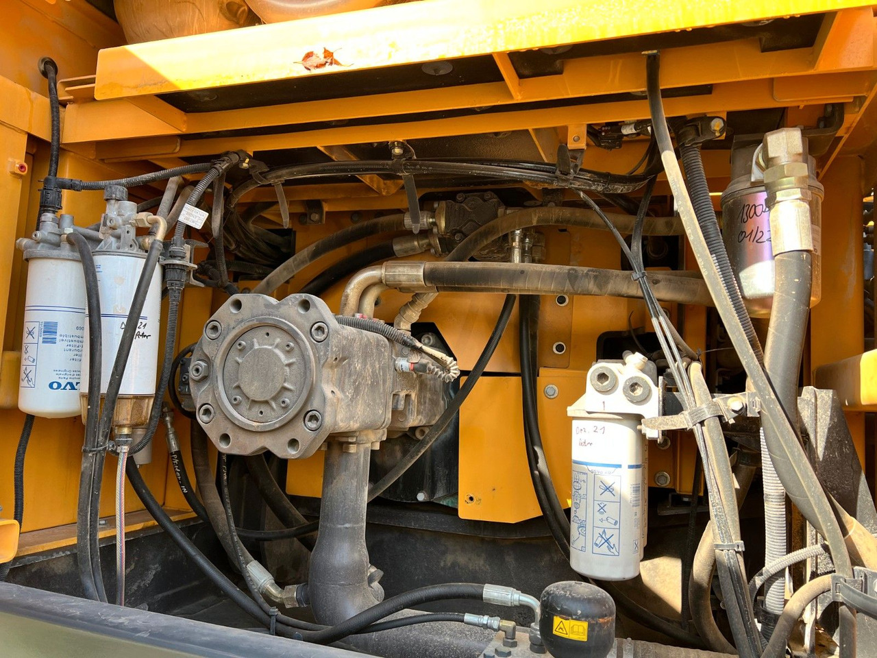 Volvo EC380E-NL - Lánctalpas kotró: 4 kép. Volvo EC380E-NL - Lánctalpas kotró: 4 kép.