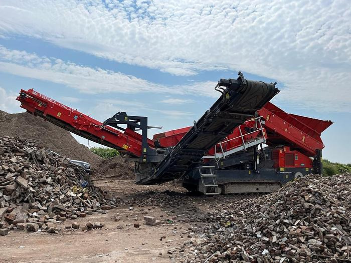 2021 Terex Finlay 883+ - Osztályozó berendezés: 1 kép. 2021 Terex Finlay 883+ - Osztályozó berendezés: 1 kép.