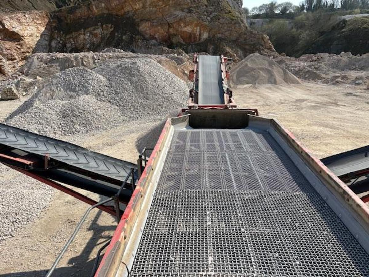 Terex Finlay 2015 Terex Finlay 984 - Osztályozó berendezés: 4 kép. Terex Finlay 2015 Terex Finlay 984 - Osztályozó berendezés: 4 kép.