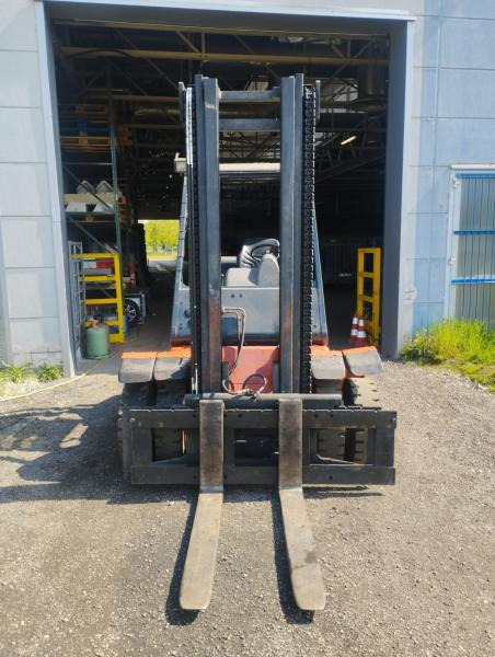 Fenwick H45T - Gázüzemű targonca: 5 kép. Fenwick H45T - Gázüzemű targonca: 5 kép.