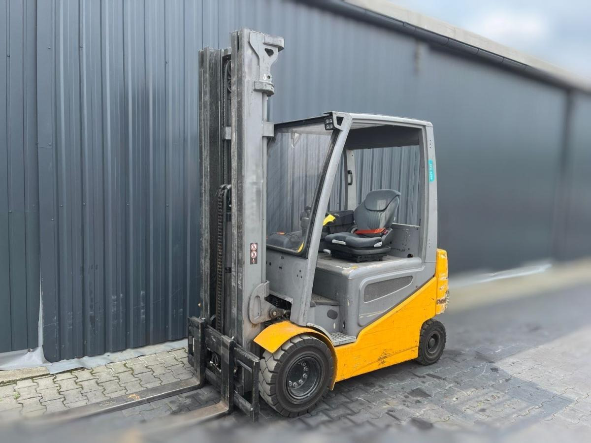 Jungheinrich EFG425k - Elektromos targonca: 1 kép. Jungheinrich EFG425k - Elektromos targonca: 1 kép.