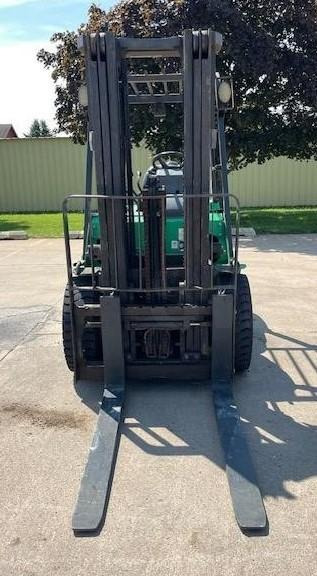 Mitsubishi Chariot élévateur diesel FD30N fenwick - Dízel targonca: 4 kép. Mitsubishi Chariot élévateur diesel FD30N fenwick - Dízel targonca: 4 kép.