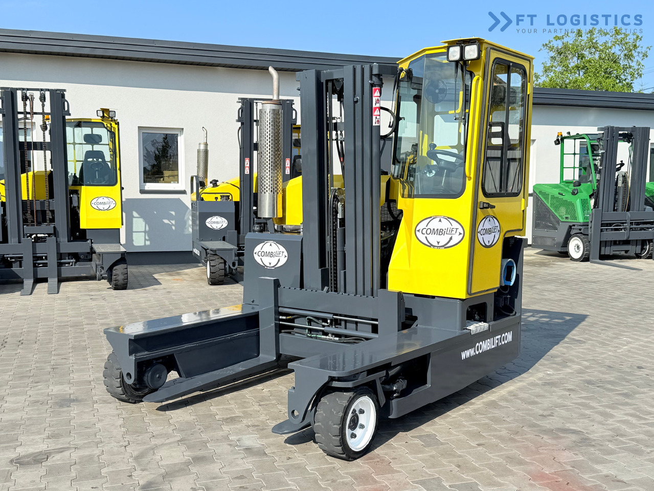 COMBILIFT C3000 / GAS / TRIPLEX - 4900MM / ONLY 1537 HOURS / FORK POSITIONER / CABIN / LIKE NEW - Négyutas tolóoszlopos targoncá: 1 kép. COMBILIFT C3000 / GAS / TRIPLEX - 4900MM / ONLY 1537 HOURS / FORK POSITIONER / CABIN / LIKE NEW - Négyutas tolóoszlopos targoncá: 1 kép.