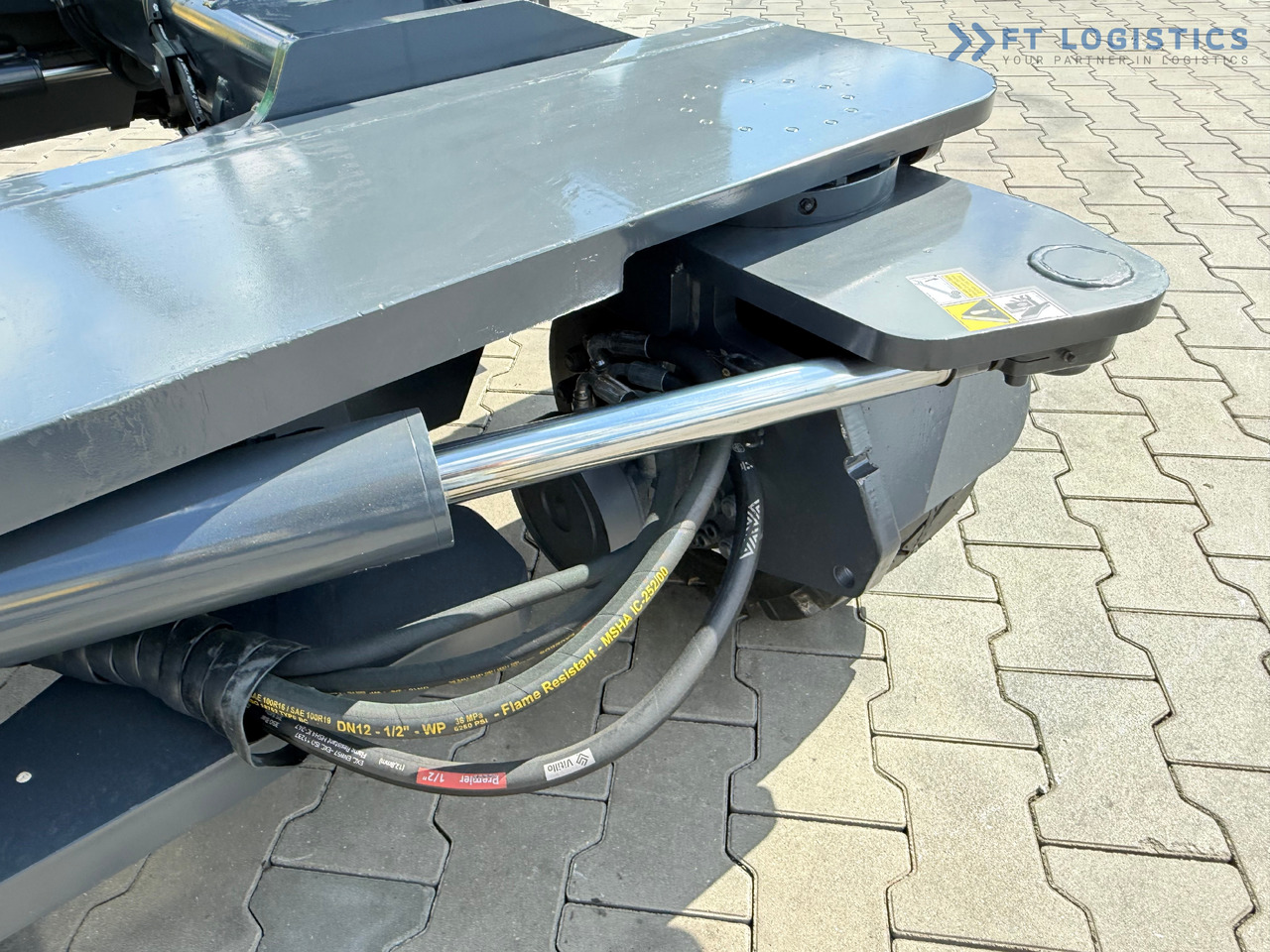 Új Négyutas tolóoszlopos targoncá COMBILIFT C3500 / DUPLEX 4100MM / GAS / EXTENDABLE FORKS / CABIN / HEATING + AIR CONDITIONING / LIKE NEW: 21 kép.