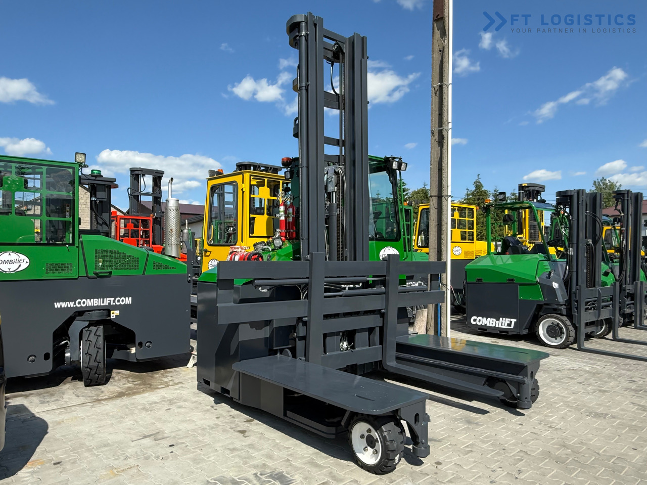 COMBILIFT C5000E / ELECTRIC / TRIPLEX 8300MM / FULL FREE LIFT / WIDE POSITIONER / FORK SIDESHIFT / BATTERY LIKE NEW - Négyutas tolóoszlopos targoncá: 4 kép. COMBILIFT C5000E / ELECTRIC / TRIPLEX 8300MM / FULL FREE LIFT / WIDE POSITIONER / FORK SIDESHIFT / BATTERY LIKE NEW - Négyutas tolóoszlopos targoncá: 4 kép.