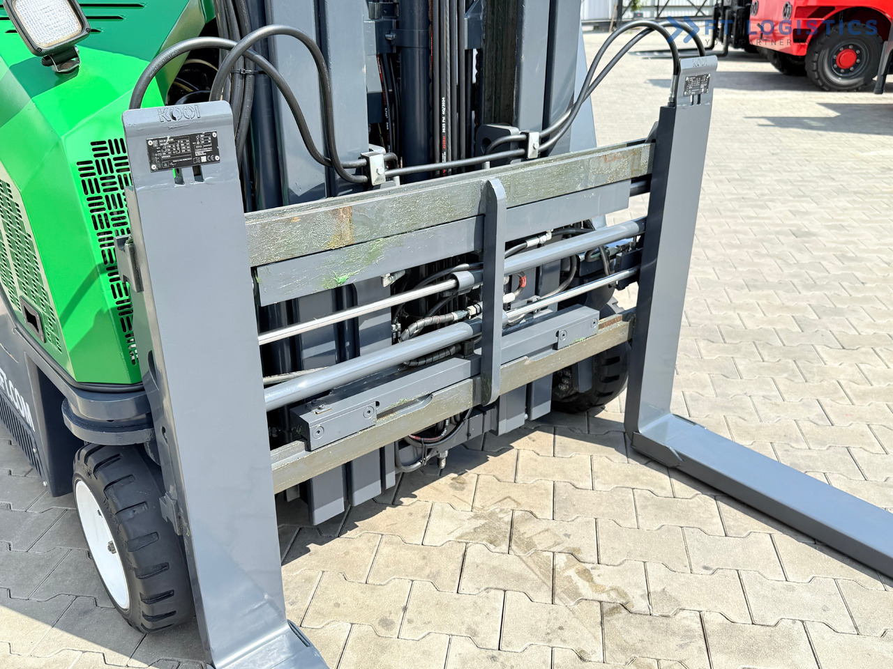 COMBILIFT CB2500 / DIESEL / EXTENDABLE FORKS / TRIPLEX / 5500MM / FREE LIFT / SIDE SHIFT / FORK POSITIONER / LIKE NEW - Négyutas tolóoszlopos targoncá: 5 kép. COMBILIFT CB2500 / DIESEL / EXTENDABLE FORKS / TRIPLEX / 5500MM / FREE LIFT / SIDE SHIFT / FORK POSITIONER / LIKE NEW - Négyutas tolóoszlopos targoncá: 5 kép.