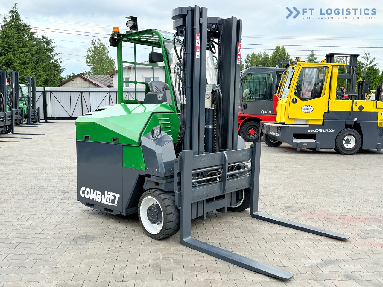 COMBILIFT Combilift CBE4000 / TRIPLEX 5200MM / ELECTRIC / FREE LIFT / FORK POSITIONER / SIDESHIFT / LIKE NEW - Négyutas tolóoszlopos targoncá: 2 kép. COMBILIFT Combilift CBE4000 / TRIPLEX 5200MM / ELECTRIC / FREE LIFT / FORK POSITIONER / SIDESHIFT / LIKE NEW - Négyutas tolóoszlopos targoncá: 2 kép.